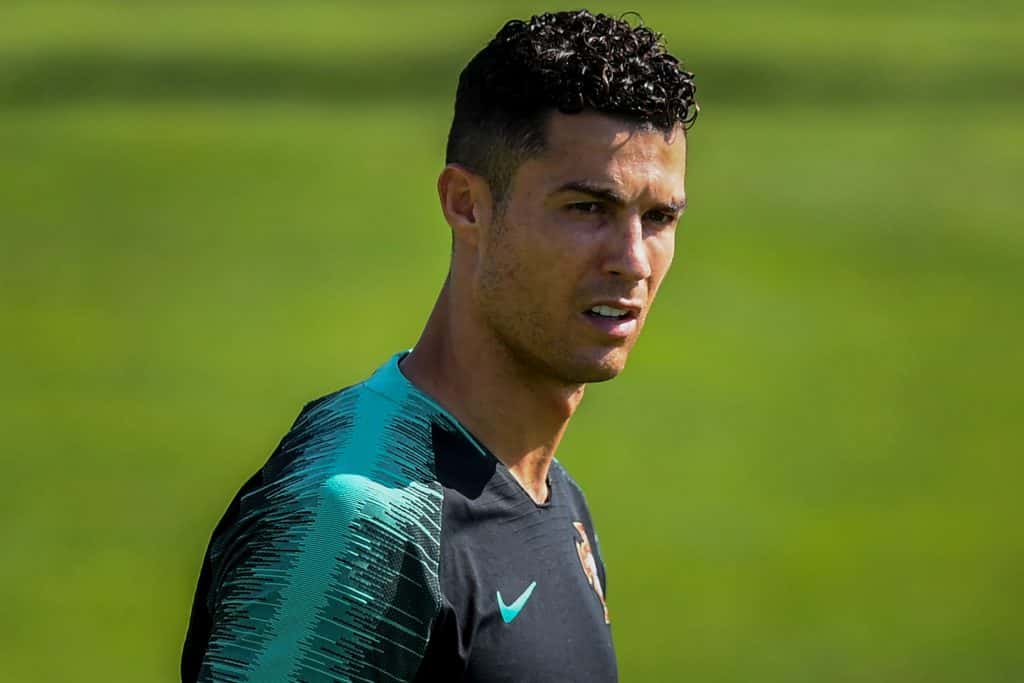 Cristiano Ronaldo, dispuesto a  reducir su sueldo en 3,8 millones