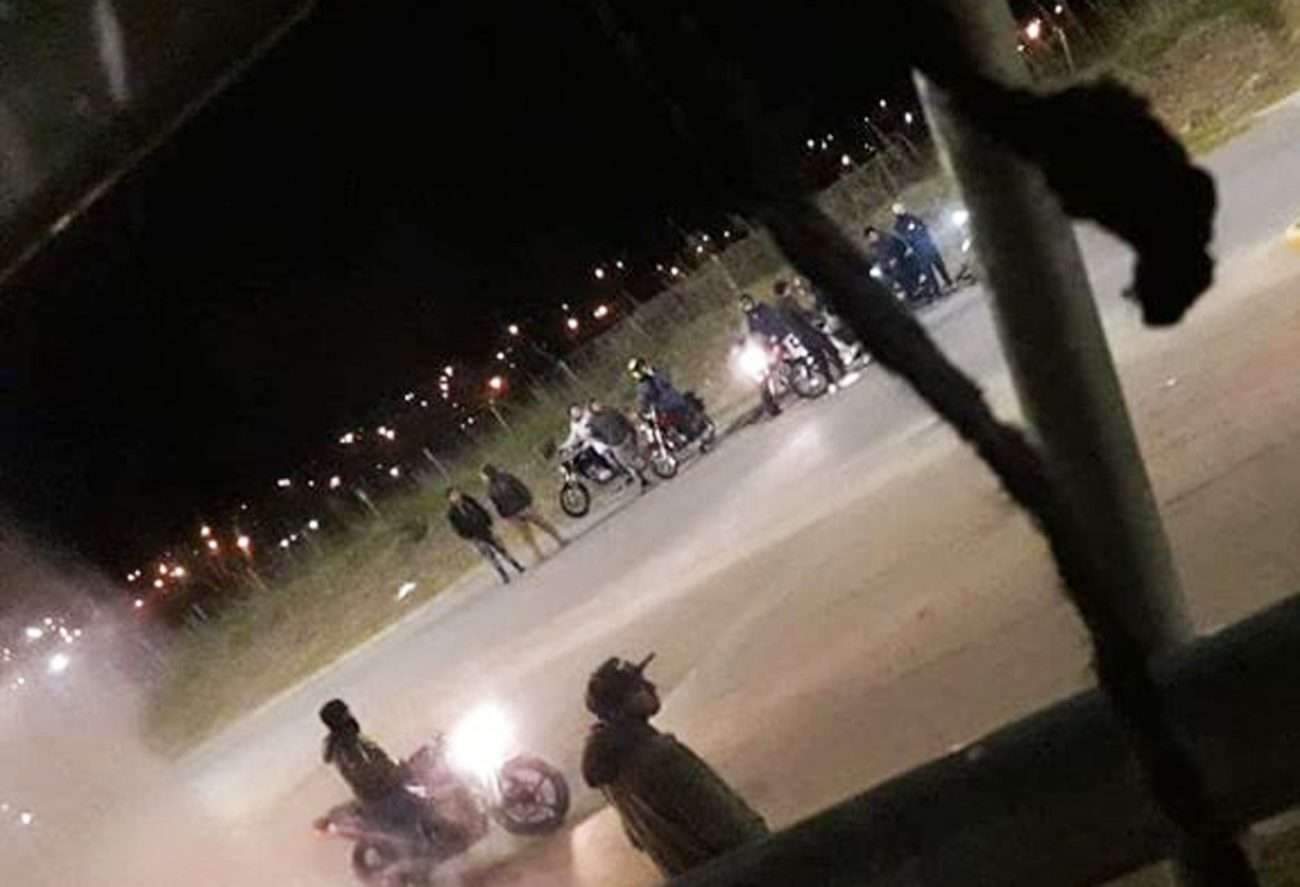 Con la flexibilización de la cuarentena volvieron las picadas de motos en la avenida Eva Duarte