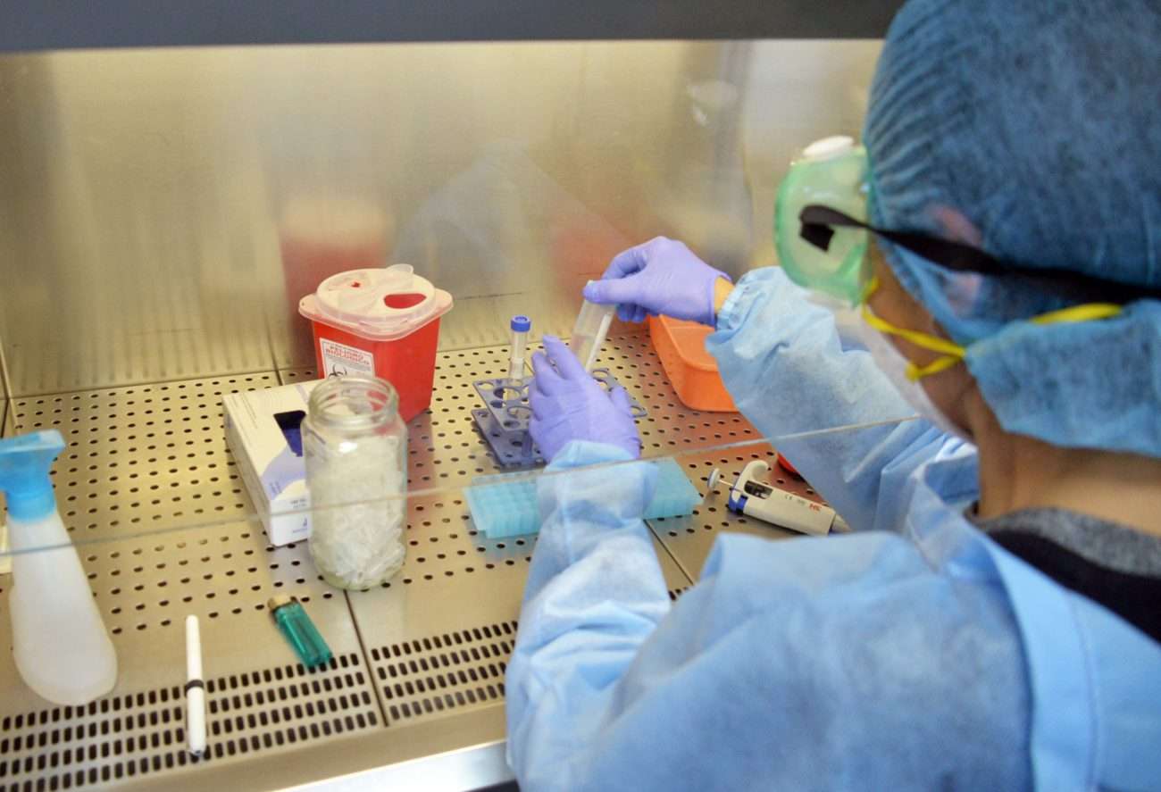 El Laboratorio de Virología de Veterinarias, en la trinchera contra el coronavirus