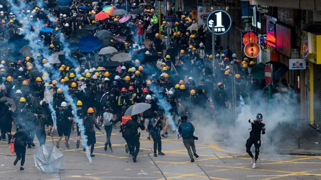 En Hong Kong reprimen una protesta contra una ley que toca libertades civiles