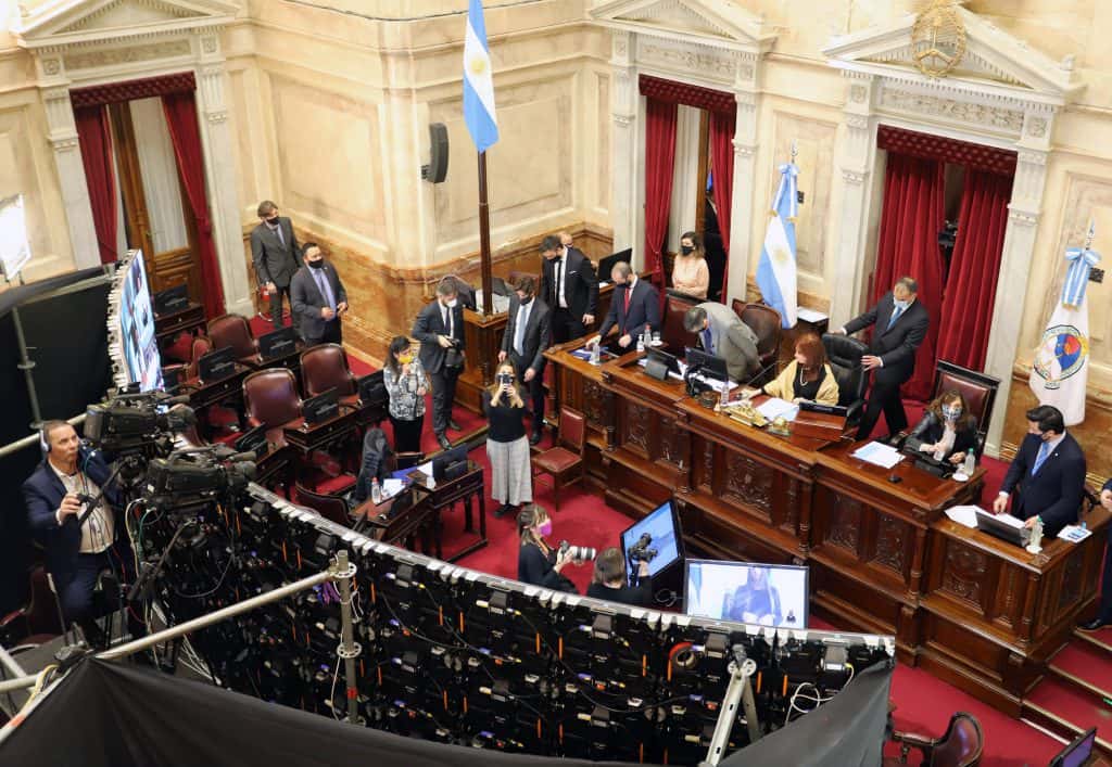 El Senado avaló decretos de Fernández para aplacar las consecuencias del Covid