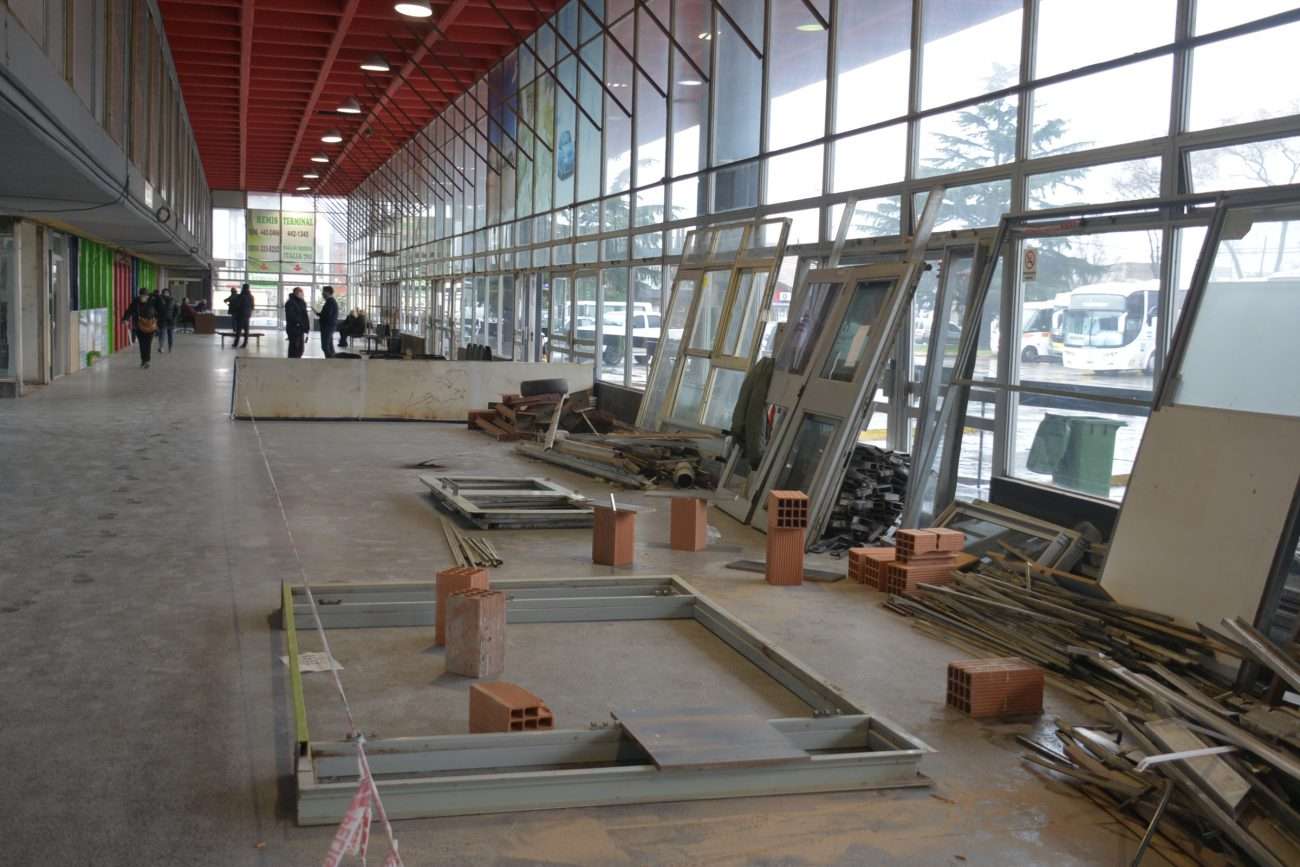 Con el servicio de transporte cortado, las obras de la Terminal avanzan para mejorar el aspecto y la funcionalidad