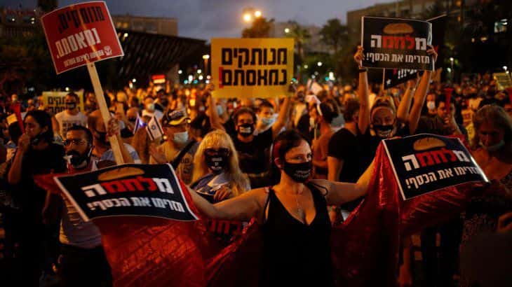Israelí calificó de “ataque terrorista sanitario” la protesta en Tel Aviv por más ayuda económica