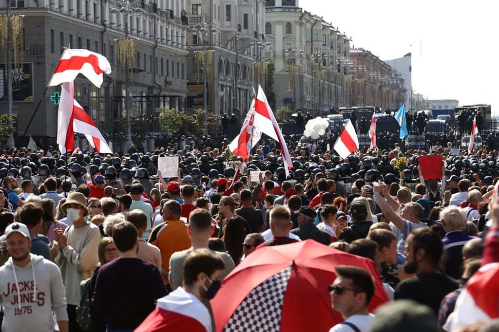 Multitudinaria movilización desafió al Gobierno Bielorruso y salió a protestar