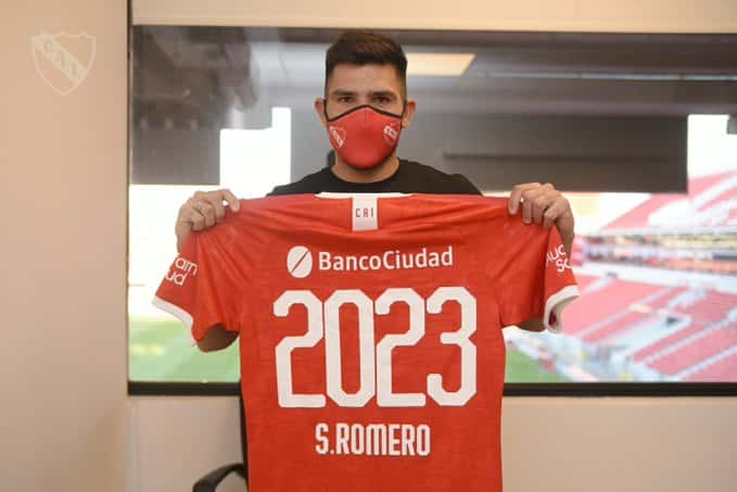 Silvio Romero seguirá otras tres temporadas