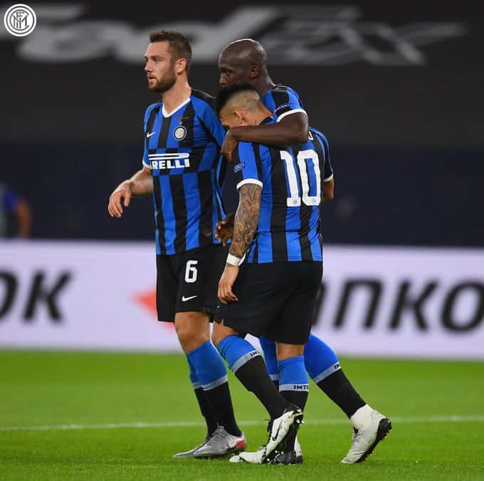 Inter y el United dieron el salto hacia cuartos