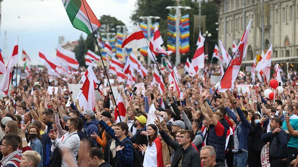 El gobierno de Bielorrusia detuvo a más de un centenar de personas que se manifestaban