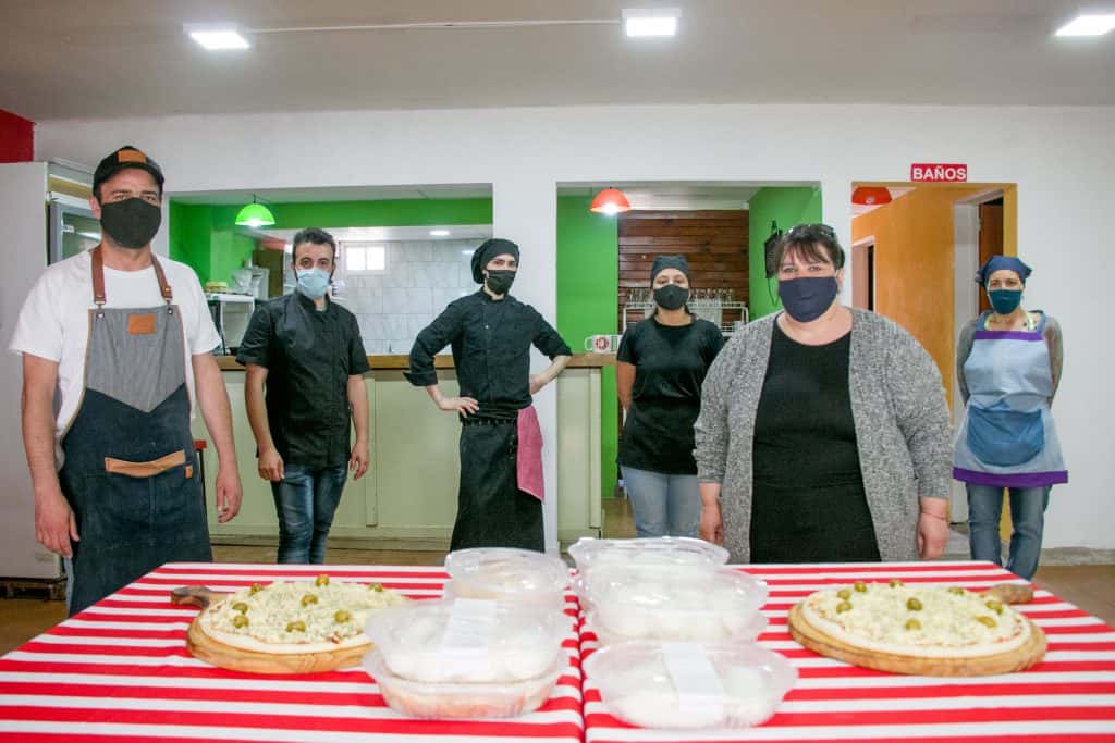 La cooperativa “Lo de Juana buffet” se reinventó en la pandemia y ofrece comida congelada