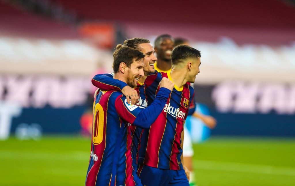 Dos goles de Messi, que arrancó entre los suplentes