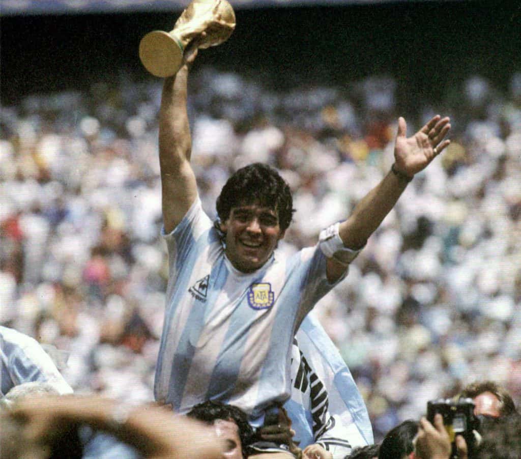 Murió Maradona y el fútbol argentino desata su llanto más intenso