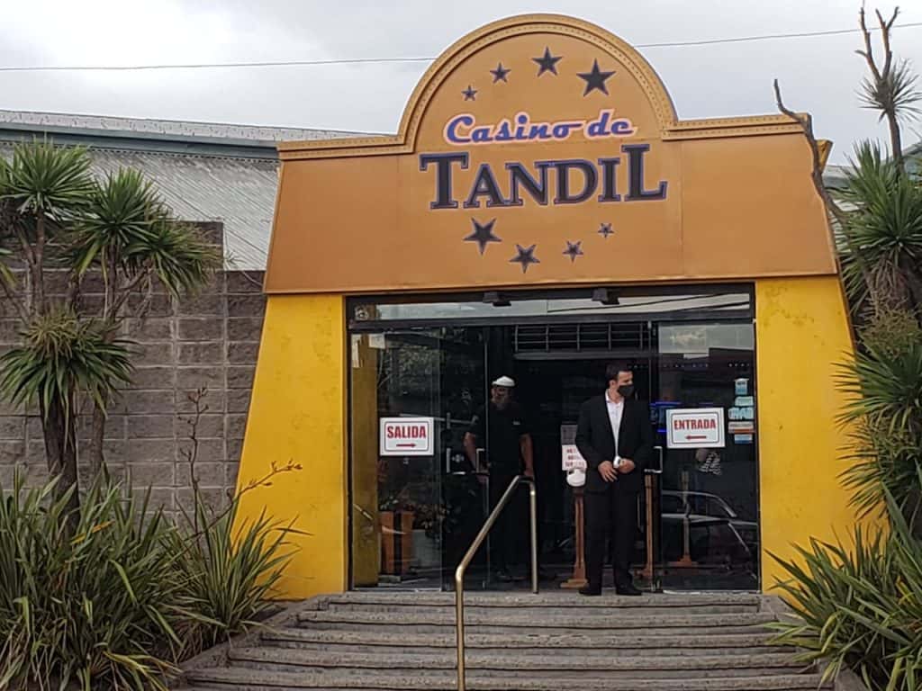 Respetando estrictos protocolos, el Casino de Tandil reabrió sus puertas