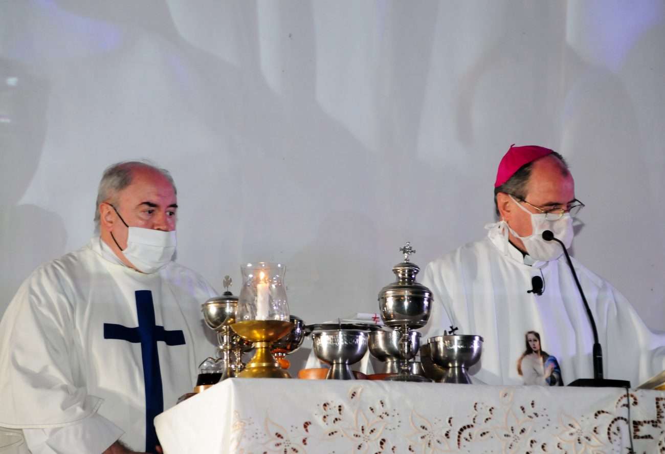 Se celebró la misa de la Inmaculada Concepción  de la Virgen en el Autocine Sierra de Tandil