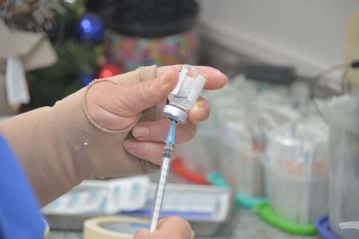 El 70 por ciento de los pacientes con Covid-19 fallecidos en Tandil este año no estaban vacunados