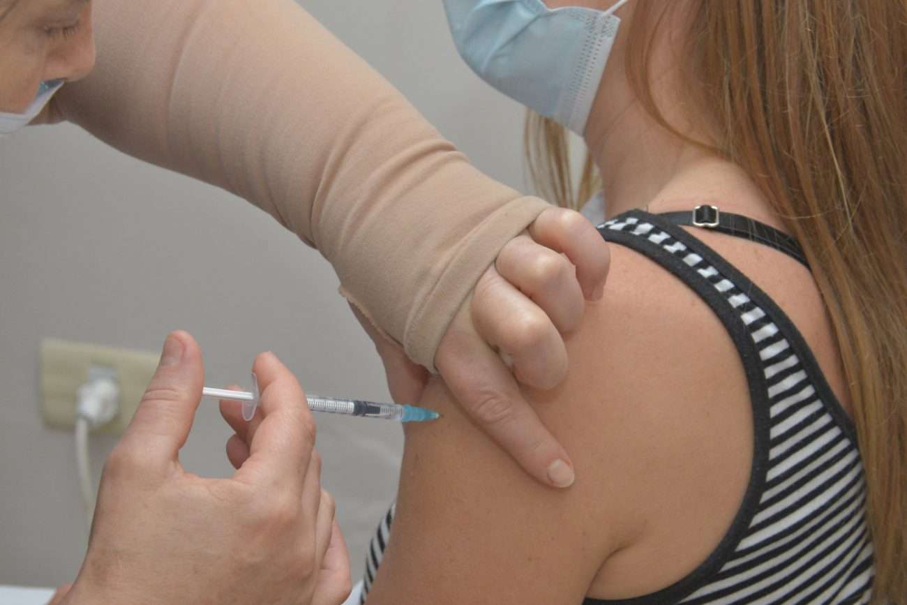 Provincia anunció cambios en la vacunación y esta semana se terminarían de aplicar las primeras dosis en Tandil