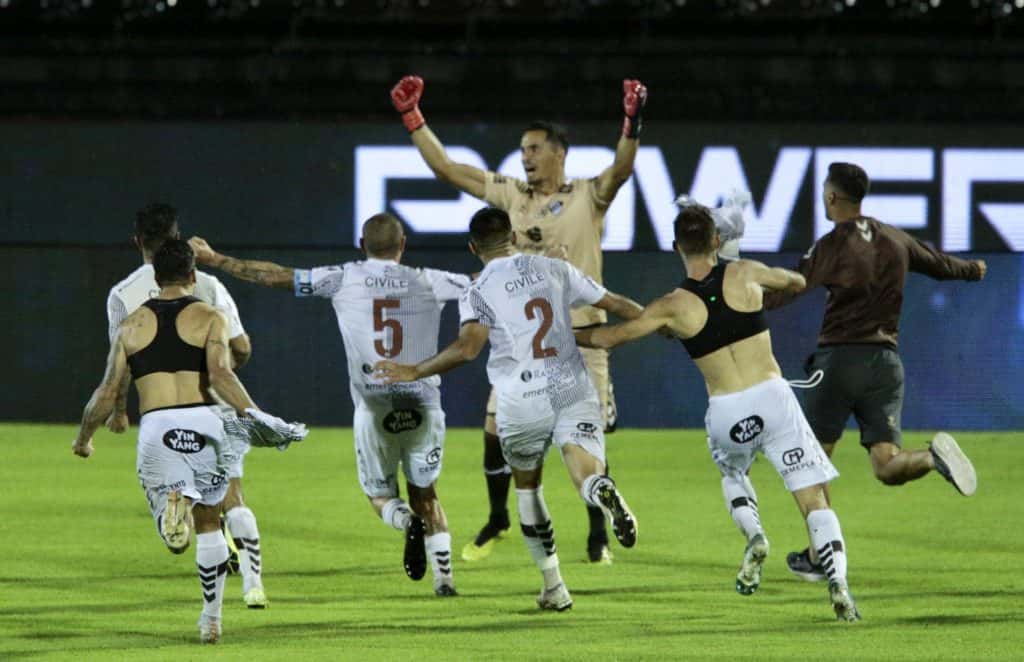 Platense tuvo su ansiado regreso a Primera división