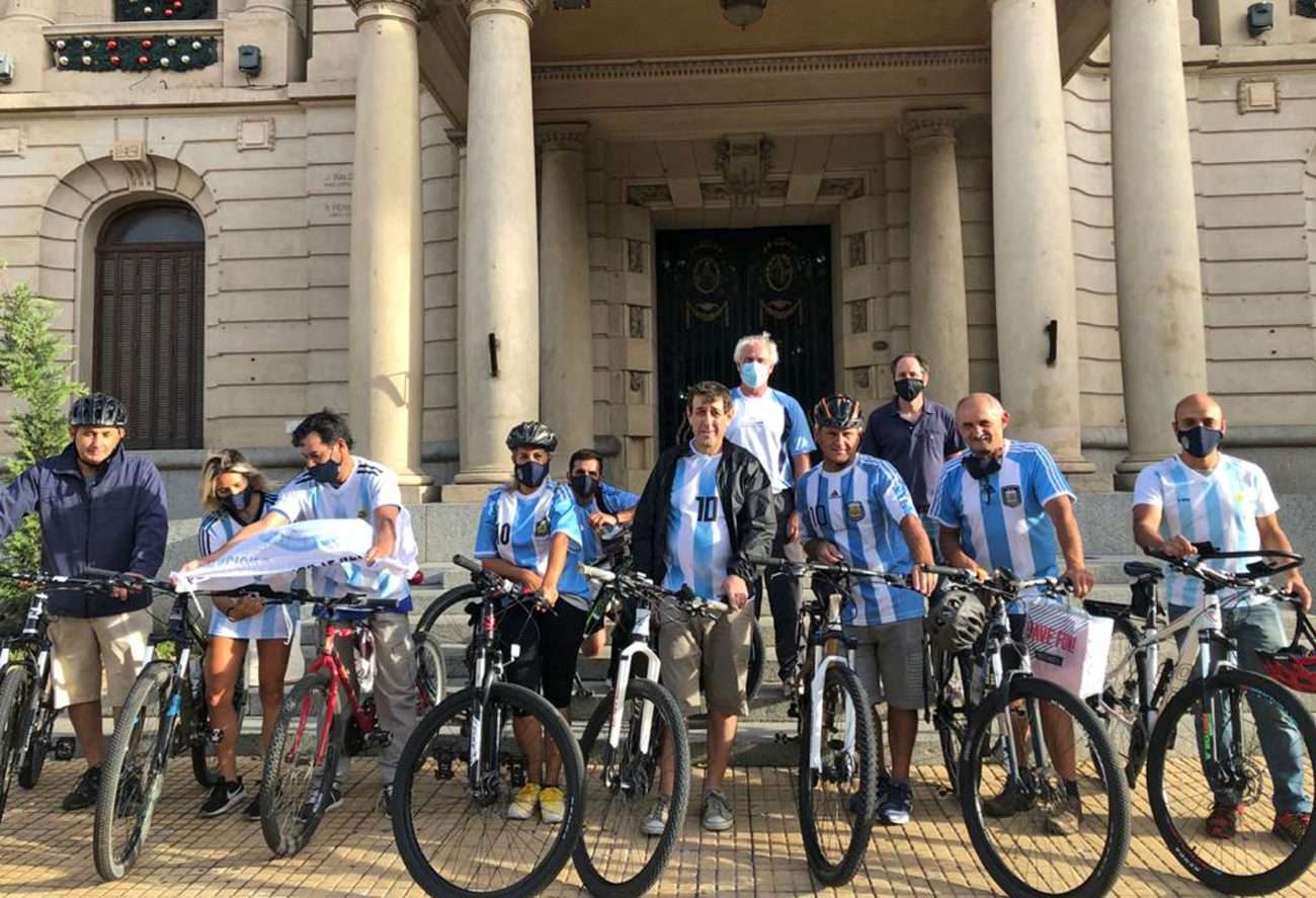 El Municipio despidió a los 12 ciclistas que  viajan a Luján por séptimo año consecutivo