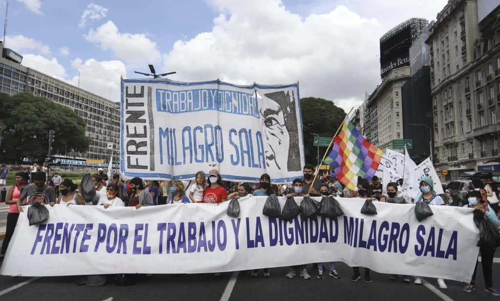 Organizaciones sociales y  políticas se marcharon por  la liberación de Milagro Sala