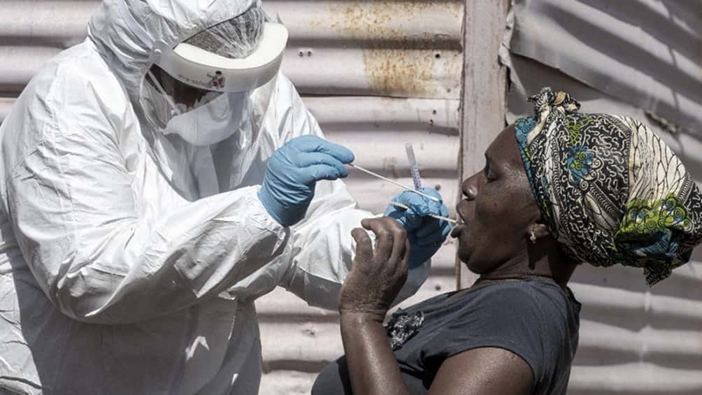 Sudáfrica pagará sobreprecios por la vacuna anticoronavirus