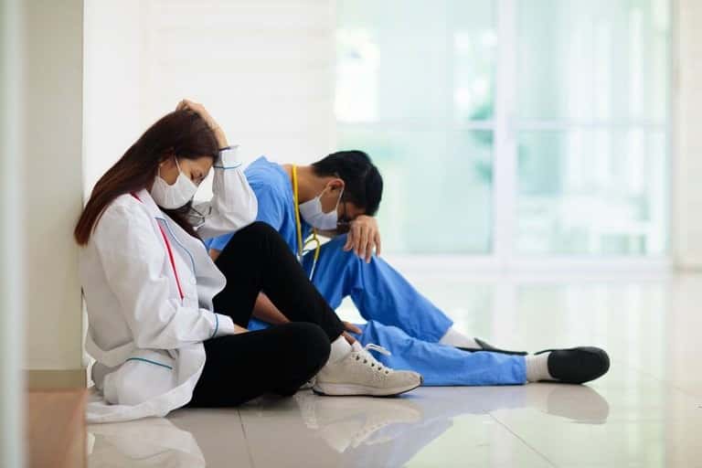Las consecuencias emocionales de la pandemia en los médicos