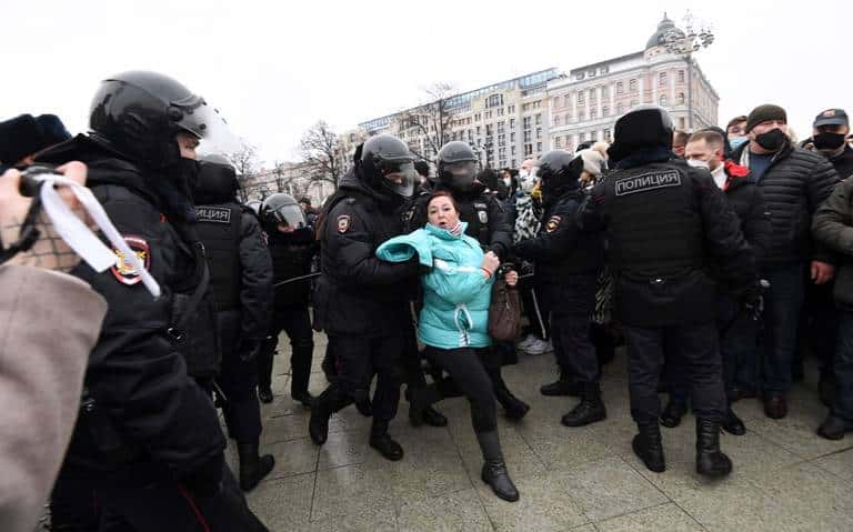 Cientos de detenciones durante las protestas por Alexey Navalny