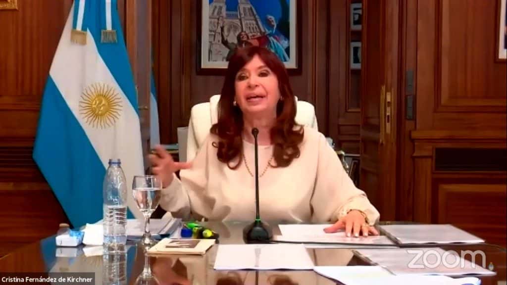 Cristina Kirchner cargó contra la Justicia y Macri, y no pedirá su sobreseimiento