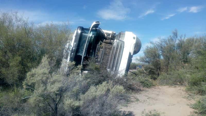 Un camionero tandilense murió en  un vuelco en Las Catitas, Mendoza