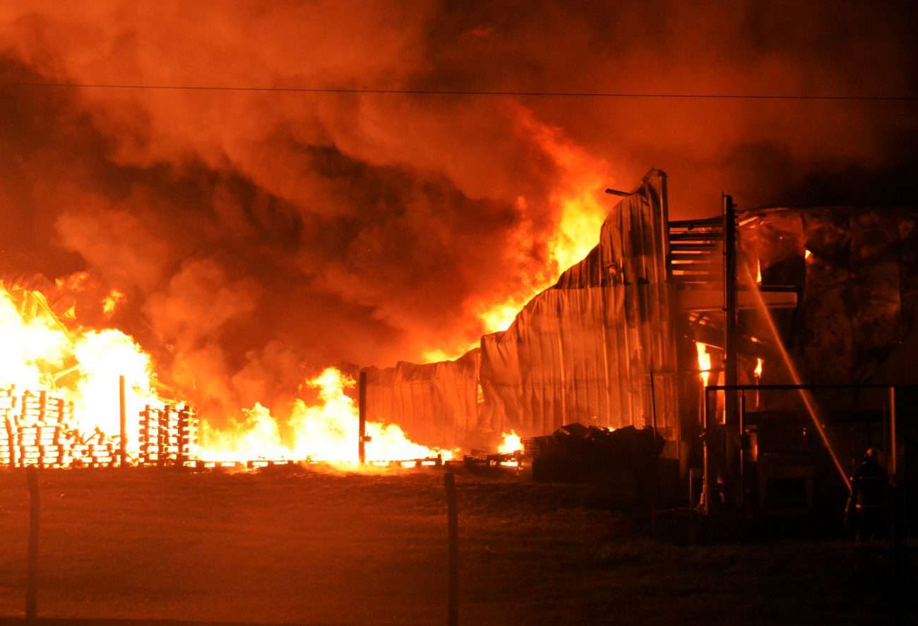   La Planta de Desposte de la firma Cagnoli  fue totalmente arrasada por un incendio