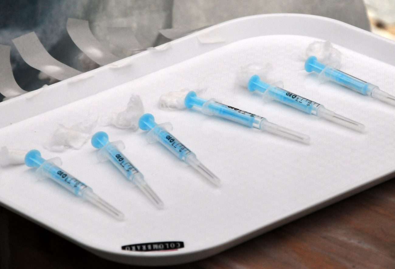 Llegaron más de cinco mil dosis de vacunas contra el Covid para aplicar en adultos mayores