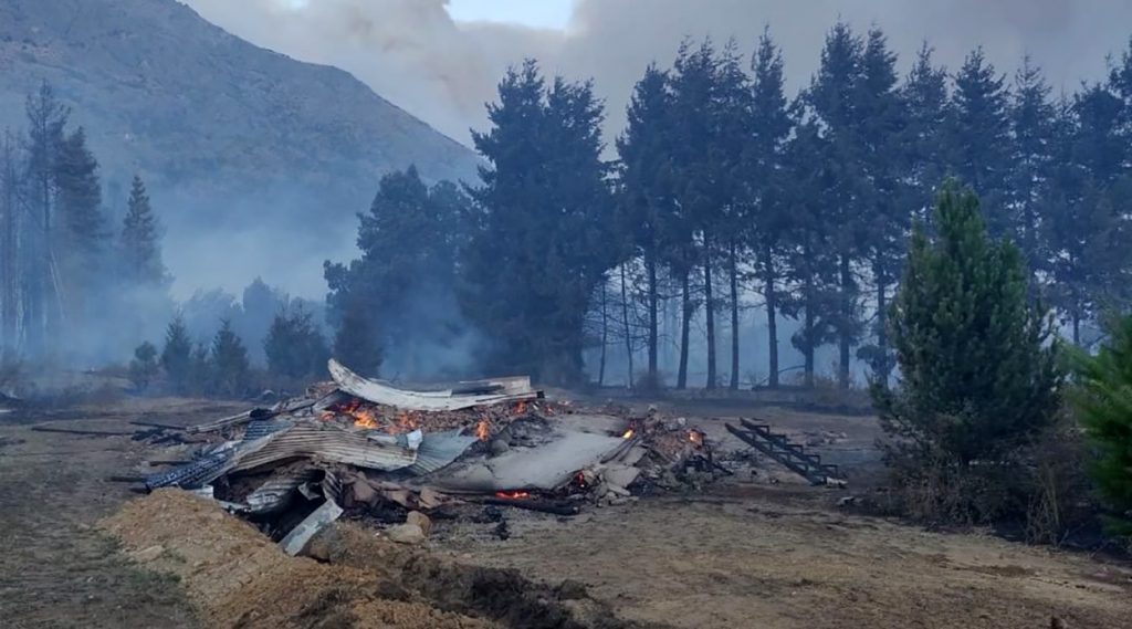 Ceden los incendios en el Sur e impulsan las investigaciones