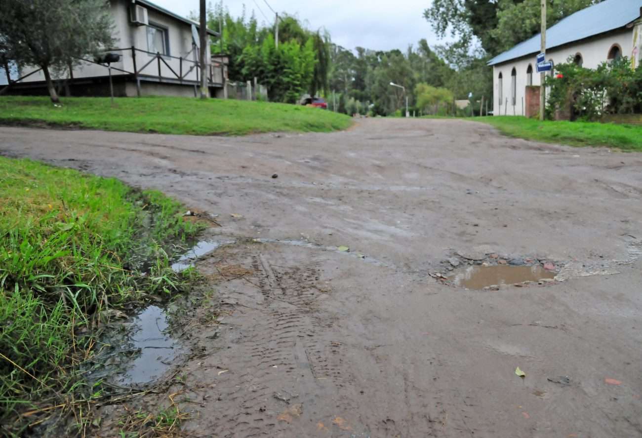 Los vecinos de Pierrone al 1500 sufren por la  falta de agua y afirman que están “abandonados”