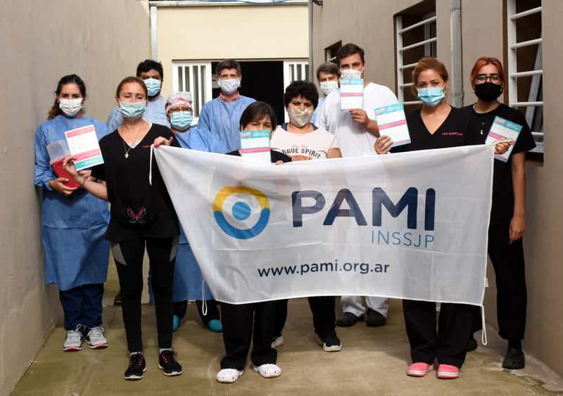 Pami vacunó en 25 residencias  de adultos mayores y cumplió el 95 por ciento de su objetivo