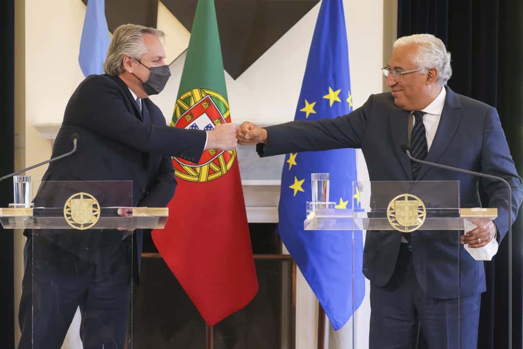 Fernández recibió el apoyo de Portugal para negociar con el Fondo Monetario