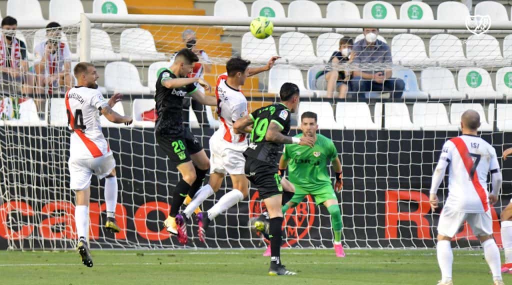 El Rayo Vallecano de Saveljich juega la ida de la final por el ascenso
