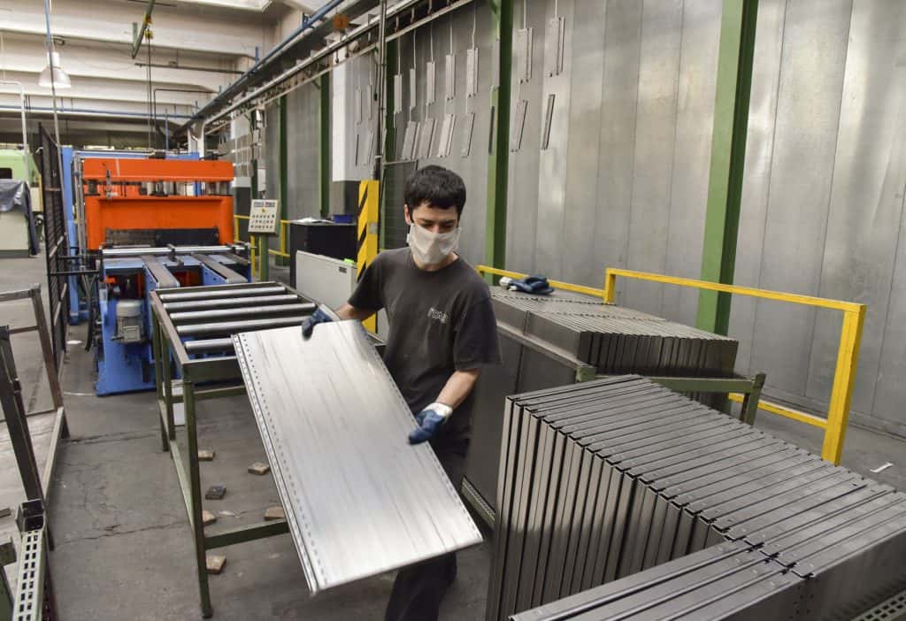 La producción industrial aumentó 55,9 por ciento interanual durante abril pasado