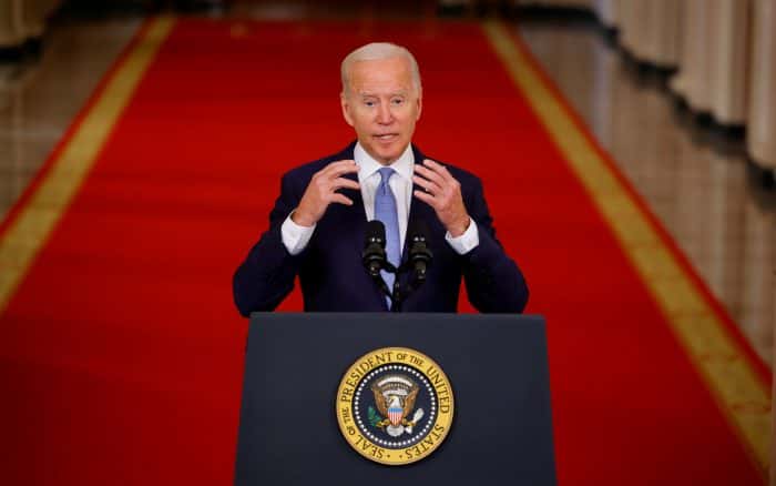 Joe Biden rechazó las críticas por la caótica retirada militar.