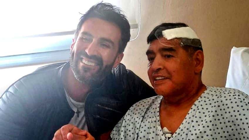 El médico Leopoldo Luque y Diego Maradona.