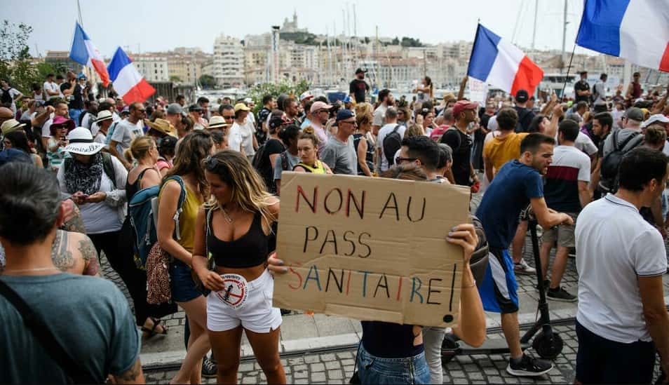 Aumentó el número de franceses que rechaza en las calles el pase sanitario