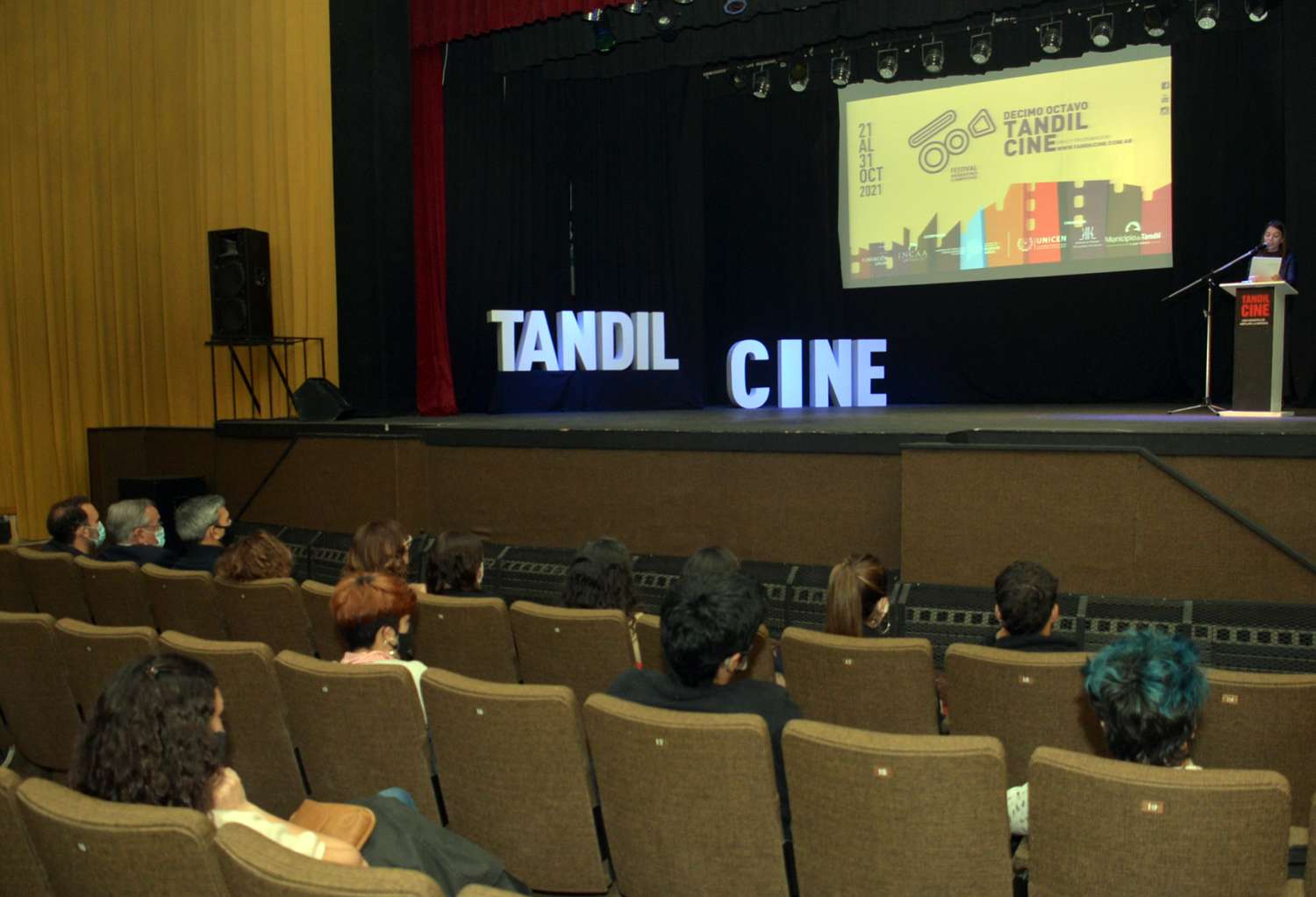 El público disfrutó de la proyección de “Niña Mamá” en el cierre del Tandil Cine