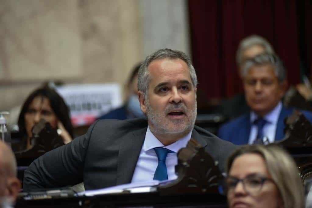"Topo" Rodríguez votó a favor para "evitar el default"