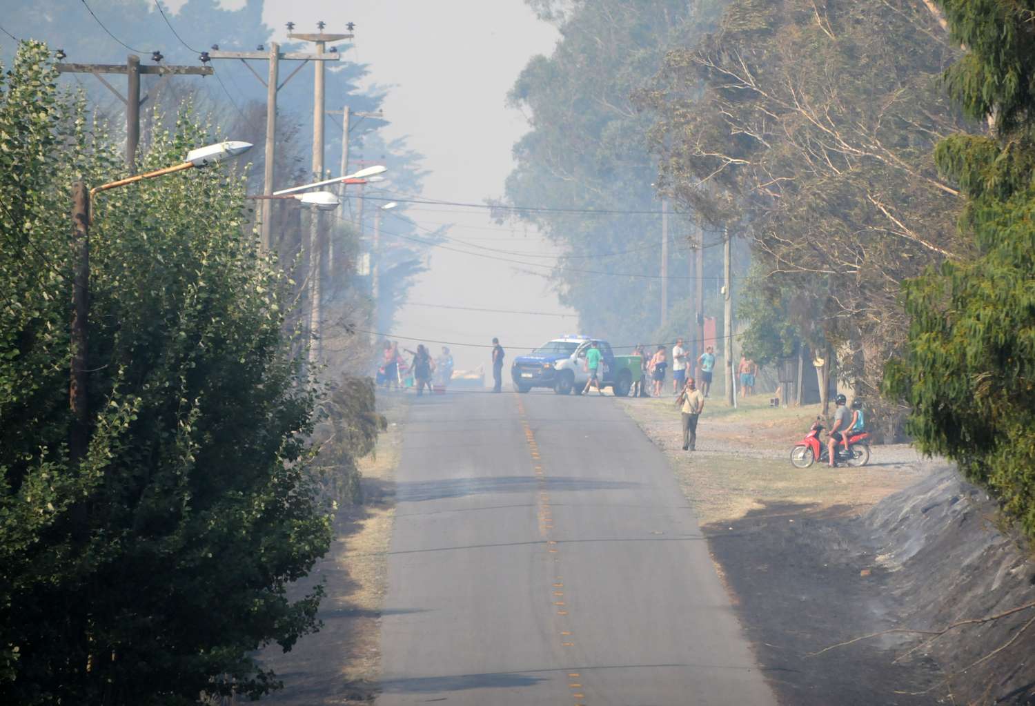 Los incendios reavivaron los reclamos por la red de agua y la apertura de una calle en La Elena