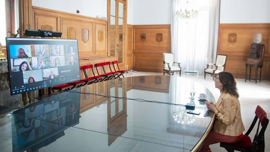 Silvina Batakis acordó con la UIA conformar una mesa de trabajo tras la firma de Consenso Fiscal.