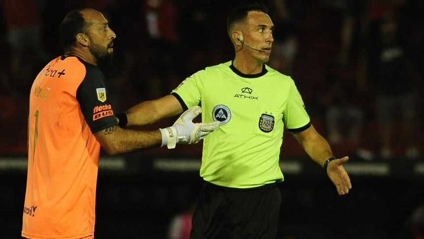Pablo Dóvalo y las polémicas de Huracán-Vélez: "El VAR no me hubiera llamado"