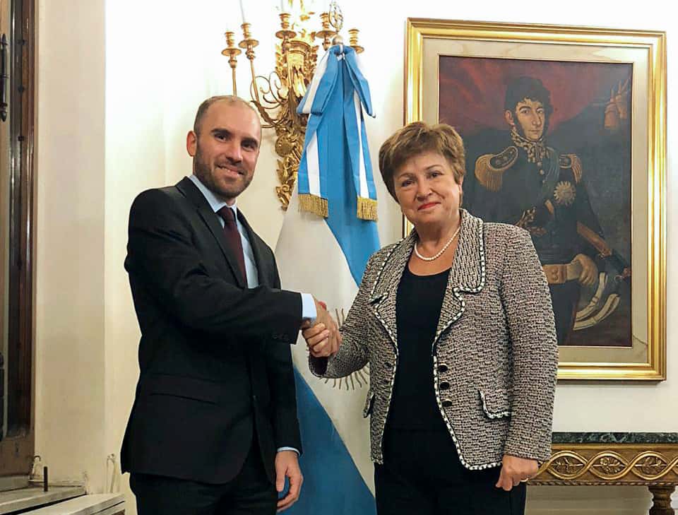El Fondo Monetario Internacional (FMI) confirmó que alcanzó un acuerdo con el Gobierno argentino.