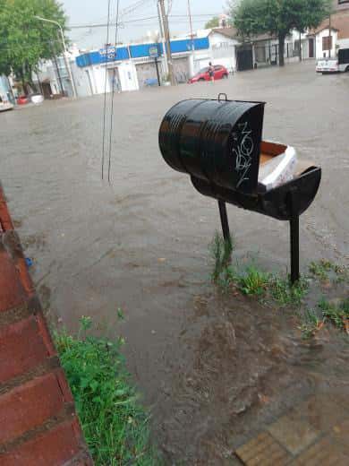 Las copiosas lluvias volvieron a generar problemas en la ciudad