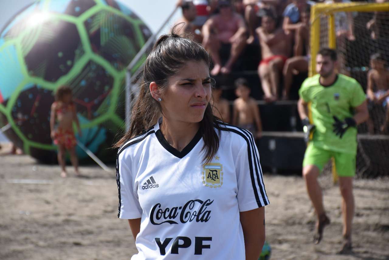 Habarna dirige al seleccionado argentino de fútbol playa.