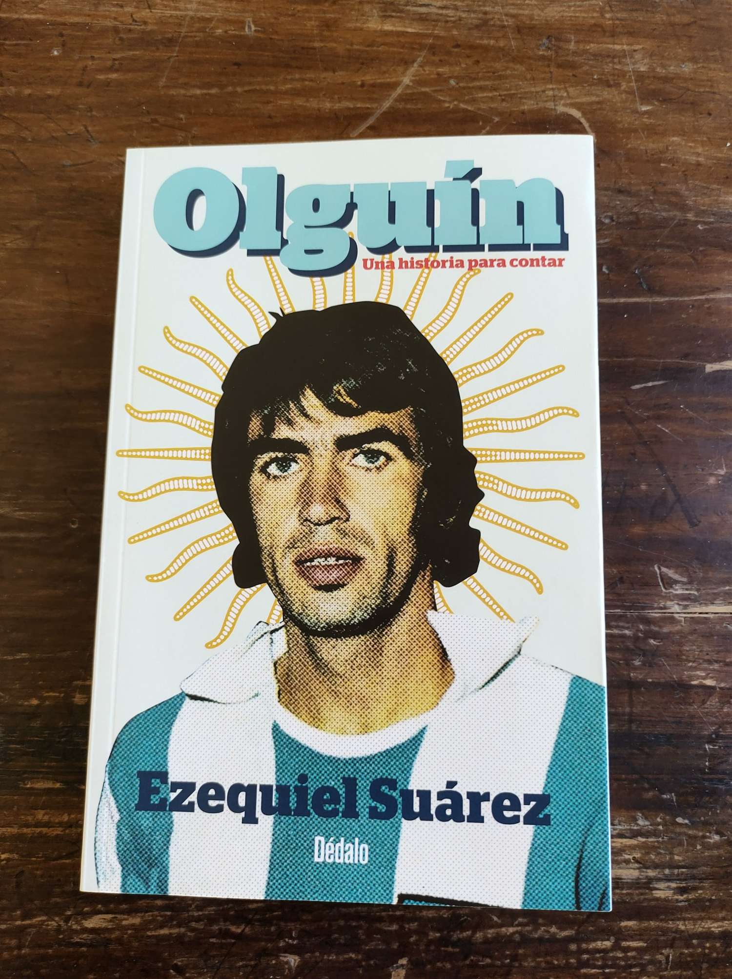 El libro que recorre la vida de Olguín.