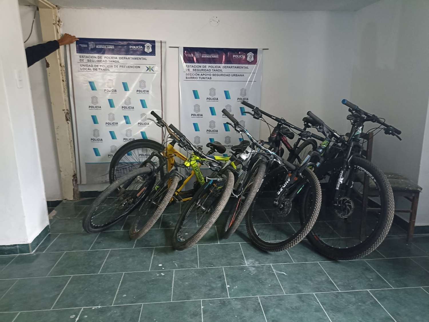 La policía secuestró siete bicicletas tras dos allanamientos