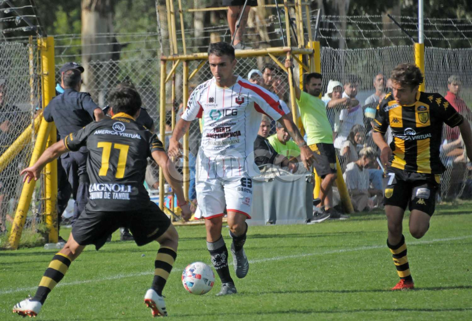 Volpatti busca progresar en ataque, entre Marchioni y Zapico. Independiente le ganó a Santamarina.