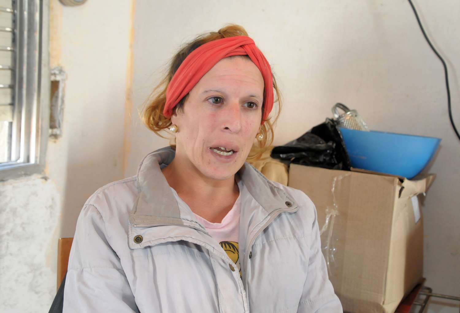 Una mujer con HIV que vive en un departamento sin agua pide ayuda para conseguir alquiler