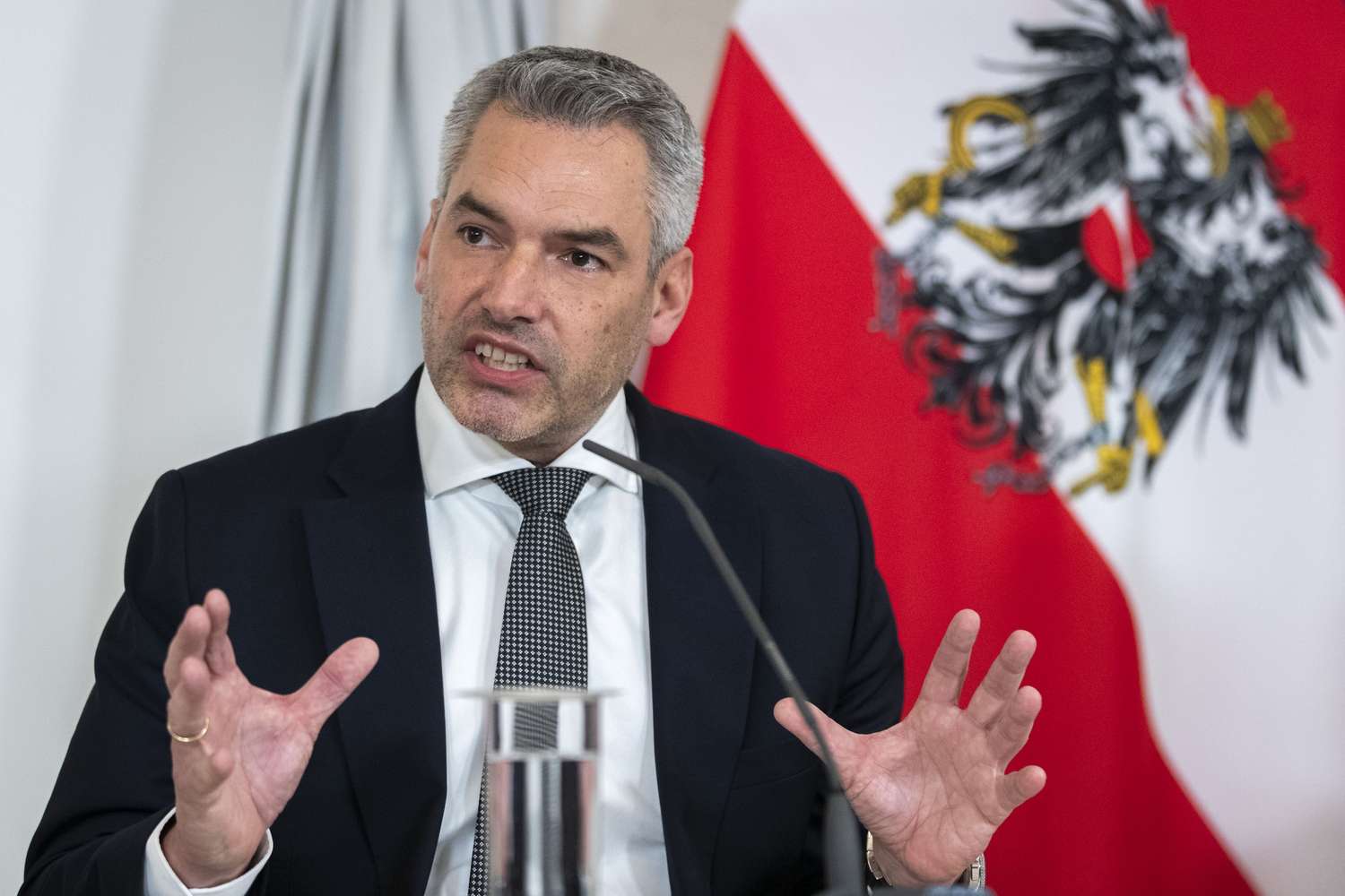 El jefe del gobierno de Austria se reunirá este lunes con Putin
